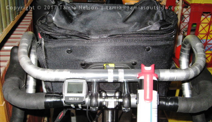 Nitto Noodle Handlebars versus Stock Handlebars (c) Tamia Nelson - Verloren Hoop